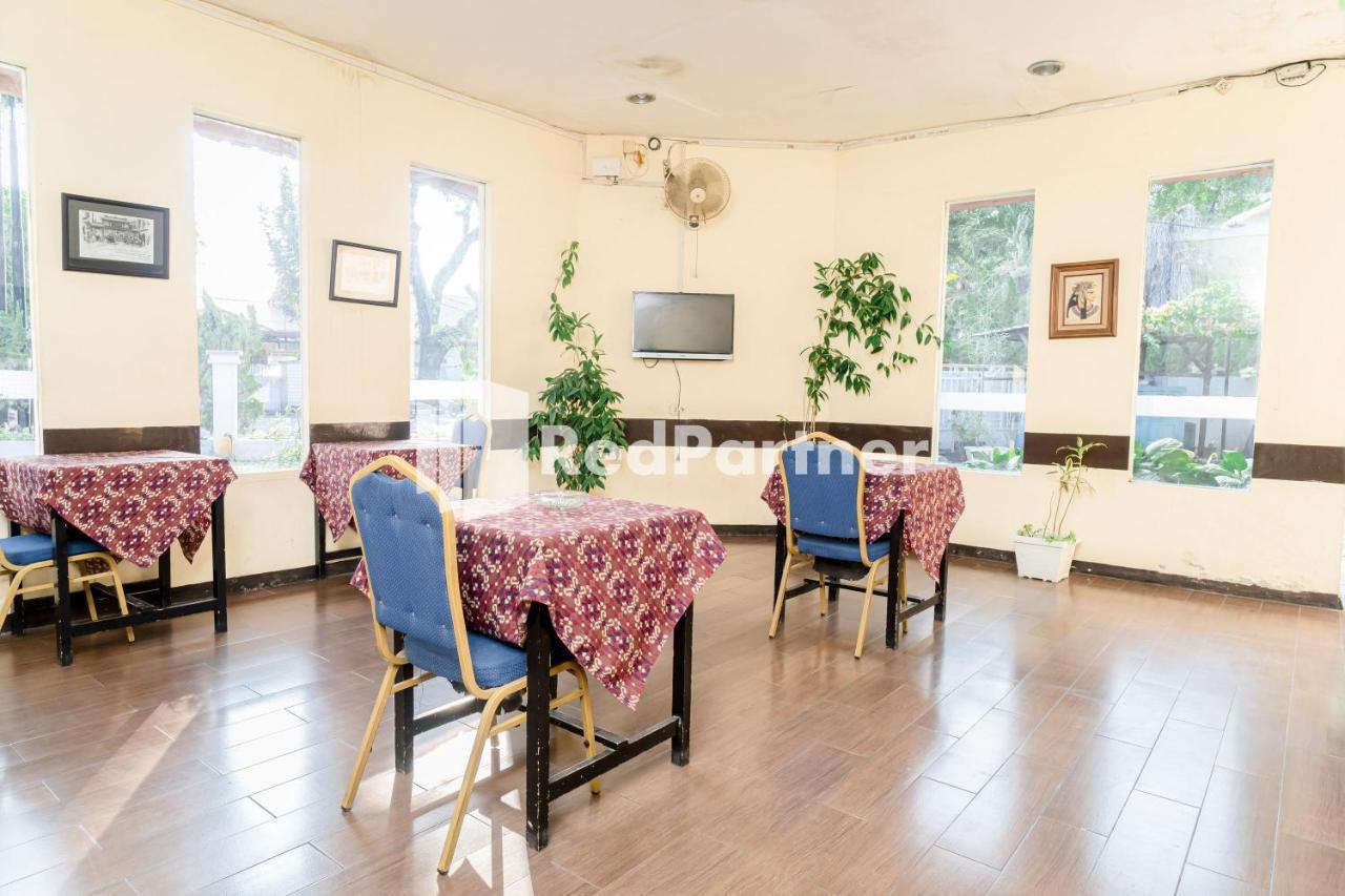 Cherry Pink Hotel Medan Mitra Reddoorz Εξωτερικό φωτογραφία