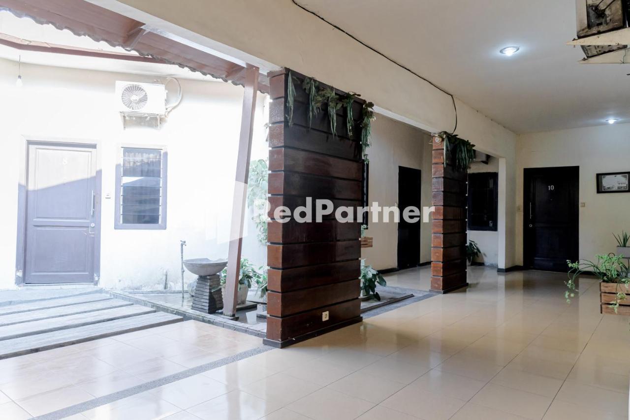 Cherry Pink Hotel Medan Mitra Reddoorz Εξωτερικό φωτογραφία