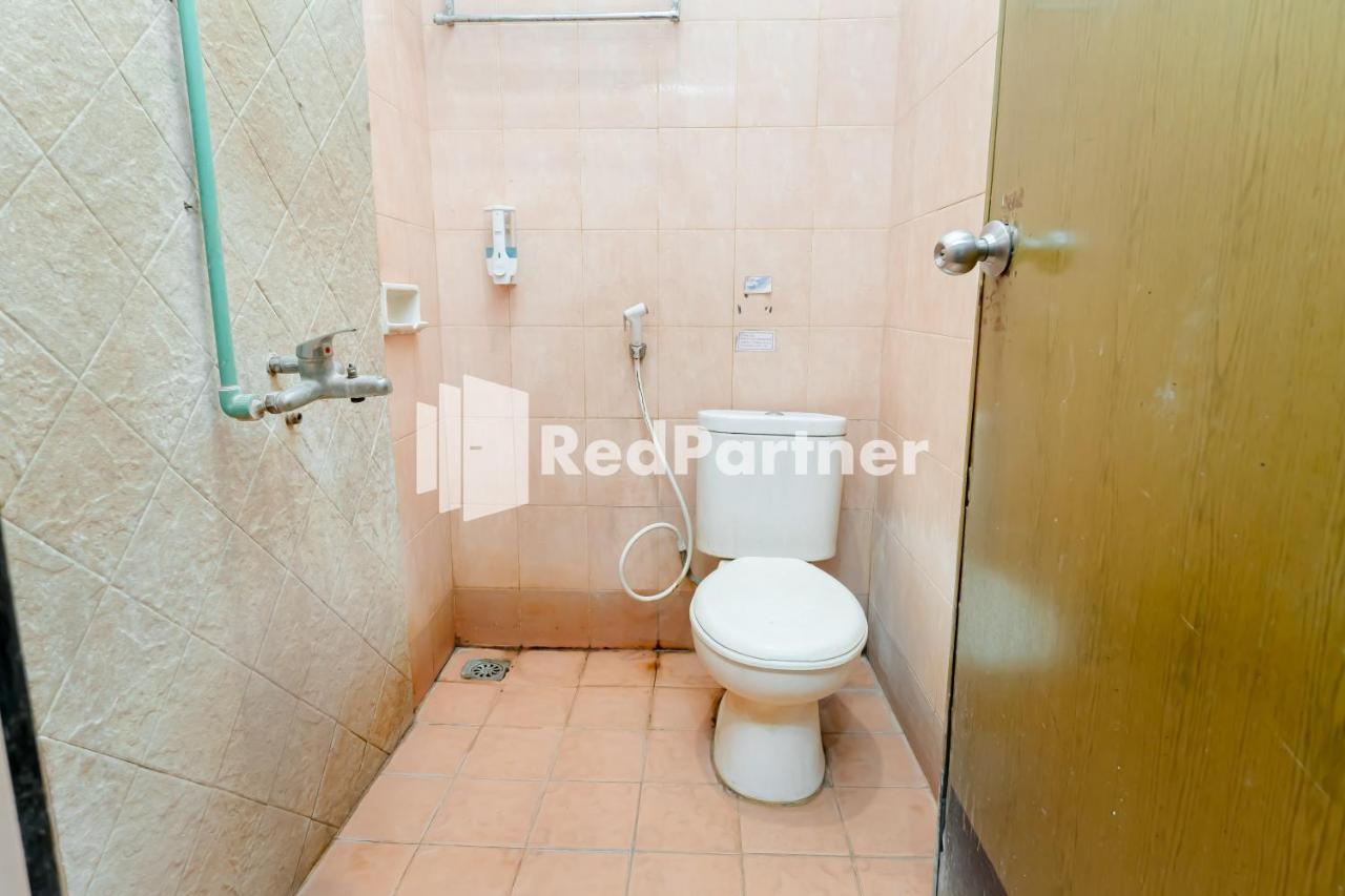 Cherry Pink Hotel Medan Mitra Reddoorz Εξωτερικό φωτογραφία