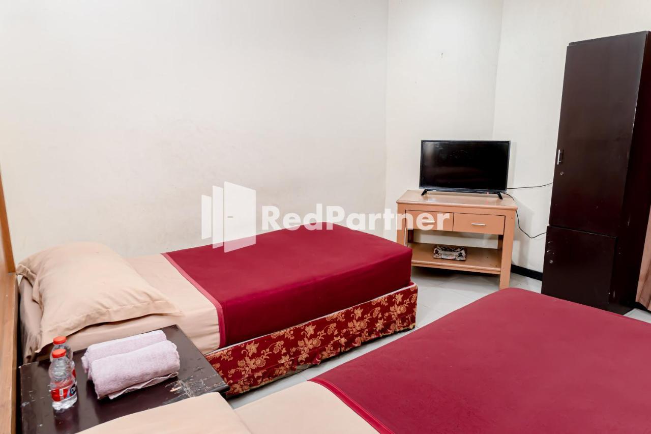 Cherry Pink Hotel Medan Mitra Reddoorz Εξωτερικό φωτογραφία