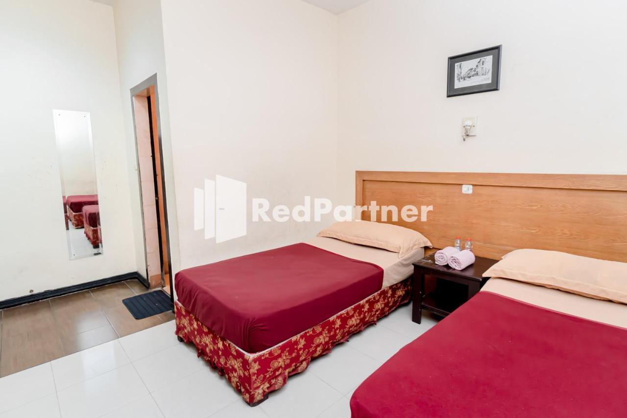Cherry Pink Hotel Medan Mitra Reddoorz Εξωτερικό φωτογραφία